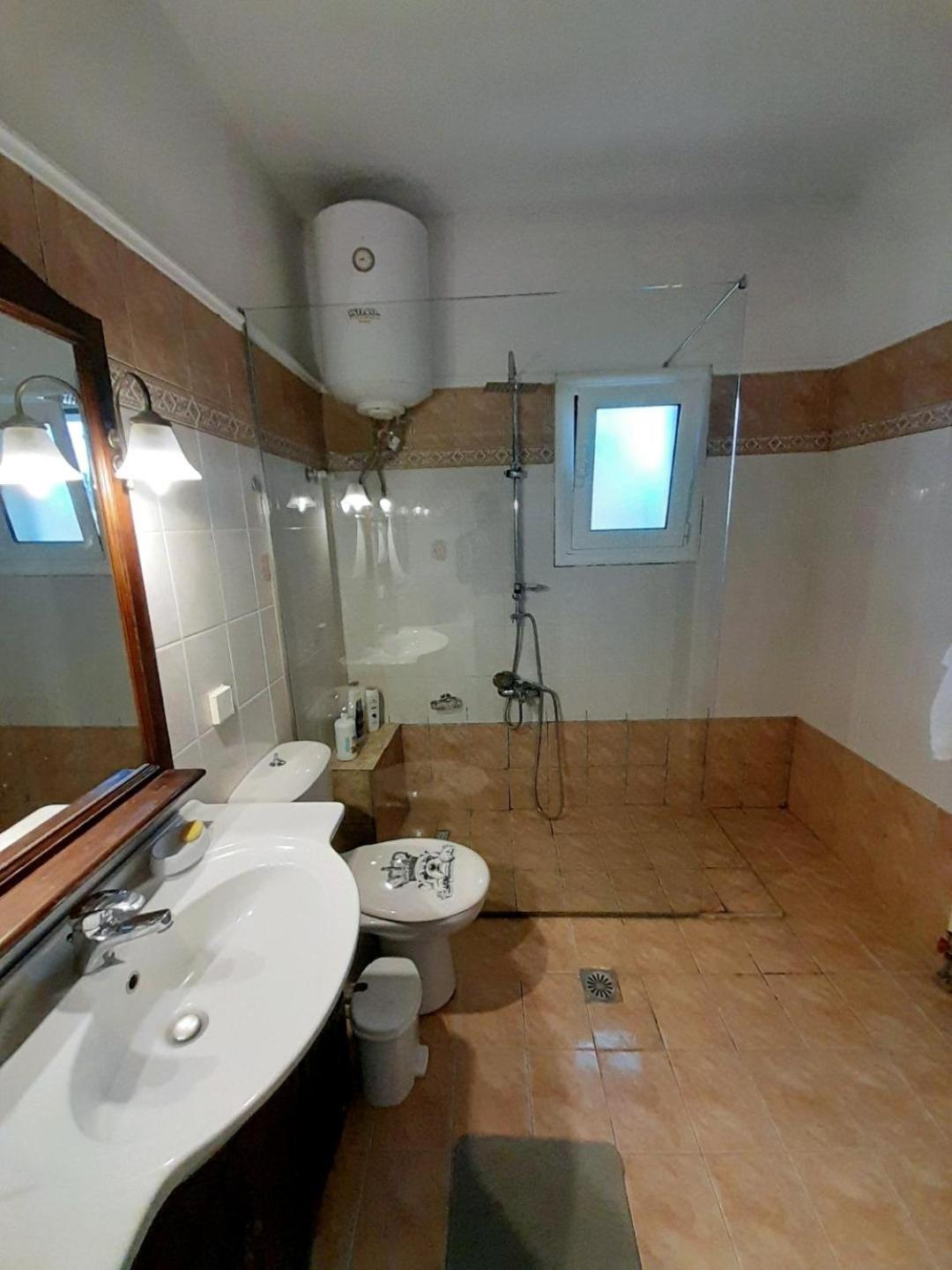 Διωροφη Μεζονετα-2Km Απο Το Κεντρο-Iliana House Apartment Alepou Luaran gambar